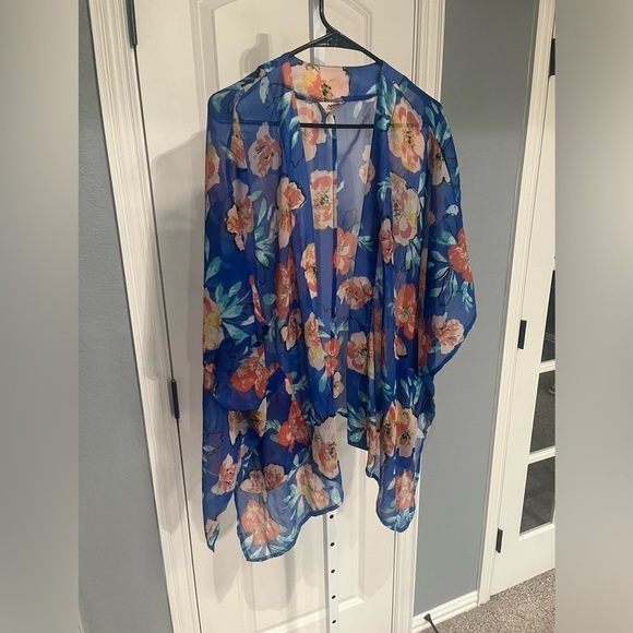Kimono Size Medium-Large - Picture 1 of 2